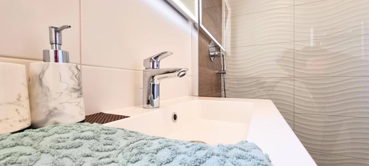 Home Andrea With Infinity Salty Pool Roč Exterior foto